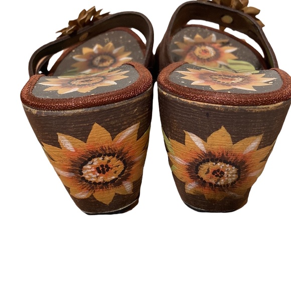 Cottage Core Sunflower Sandals Heels 9 - Picture 2 of 15